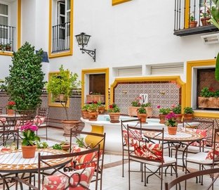 Patio Andaluz  Vincci la Rábida Sevilla